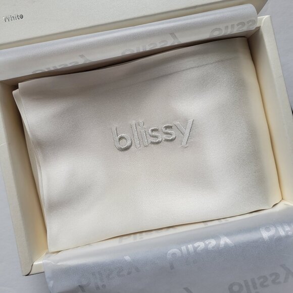 NWT Blissy 100% Silk Queen Pillowcase in White - Picture 5 of 10